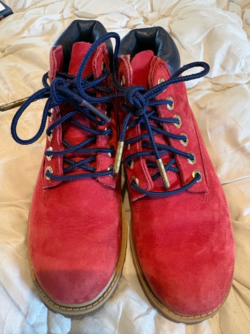 Timberland Red Suede Kids' Boots with Blue Laces - Picture 13 of 13